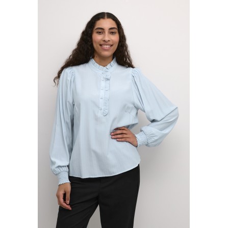 Kaffe KAdorit Blouse - Lyseblå skjorte med flæse 10509100 Celestial Blue