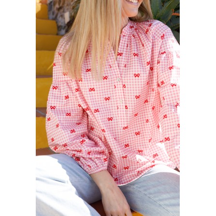 Black Colour BCWITTY SHIRT BLOUSE - Pink bluse med røde sløjfer 40899 Pink Bow