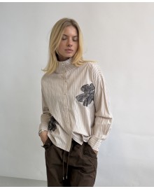 CONTINUE Jessie embroidery - Sand/stribet skjorte med sort broderie 15117 Sand Stripe