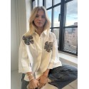 CONTINUE Klara Flower Emb - Hvid bluse med sorte blomster 15130 White