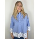 CONTINUE Klara Stripe Embrodery - Lyseblå stribet skjorte med blonde 15214 Blue Stripe
