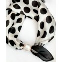 Tim&Simonsen Chloe Scarf w. Magnetic Pearl - Prikket tørklæde TSJ467 Big Dots White